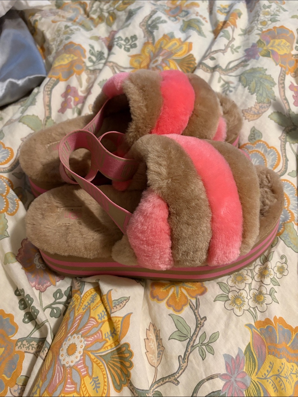 Ugg Sandals - Picture 2 of 4